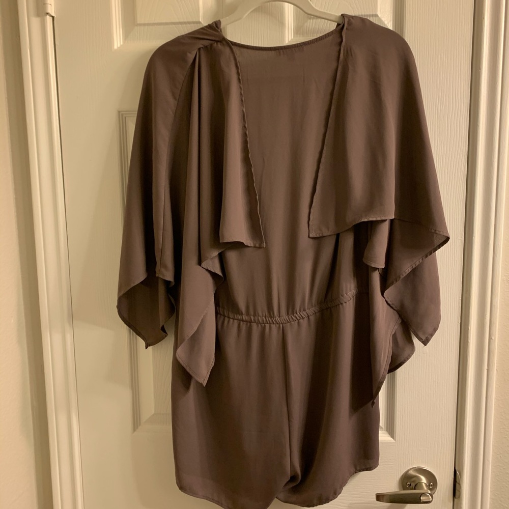 Sleek romper - Picture 2 of 4